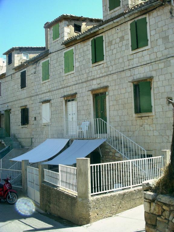 Marina Rooms Komiža Quarto foto