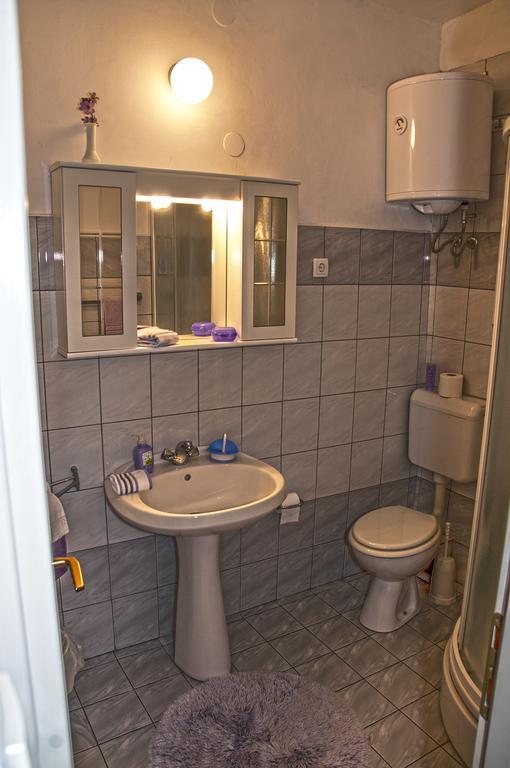 Marina Rooms Komiža Quarto foto