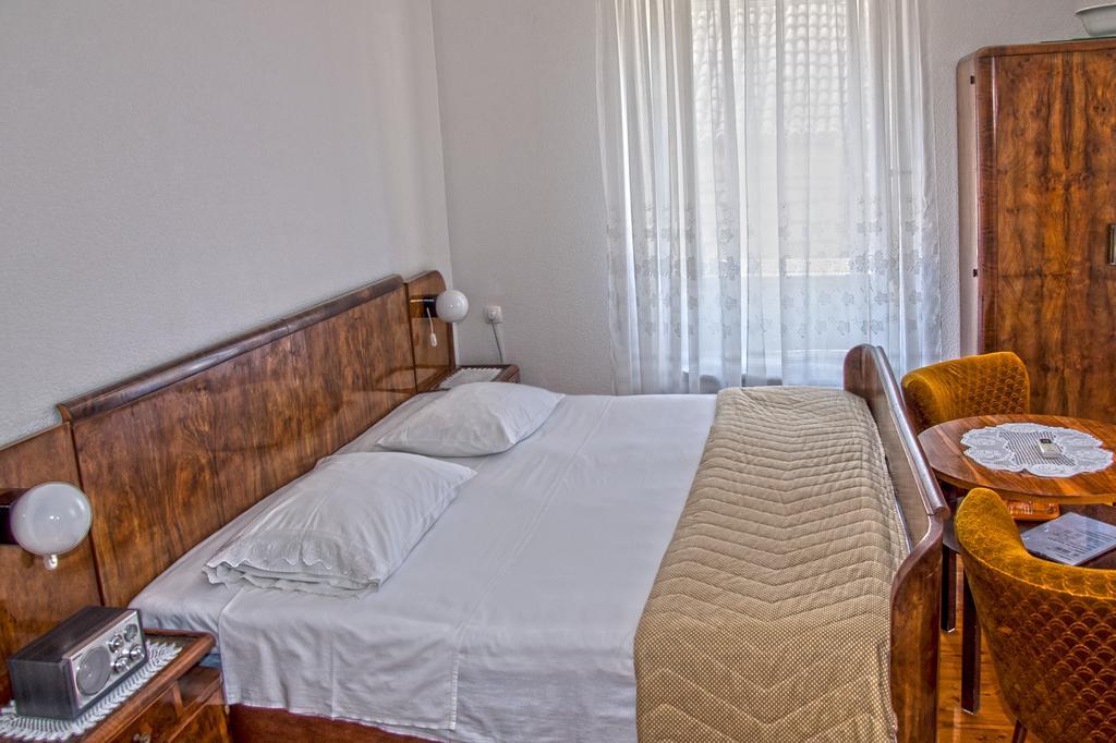 Marina Rooms Komiža Quarto foto