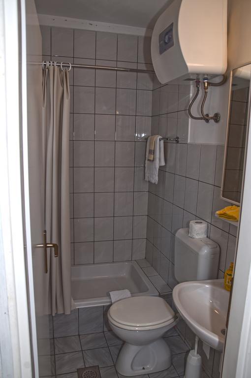 Marina Rooms Komiža Quarto foto